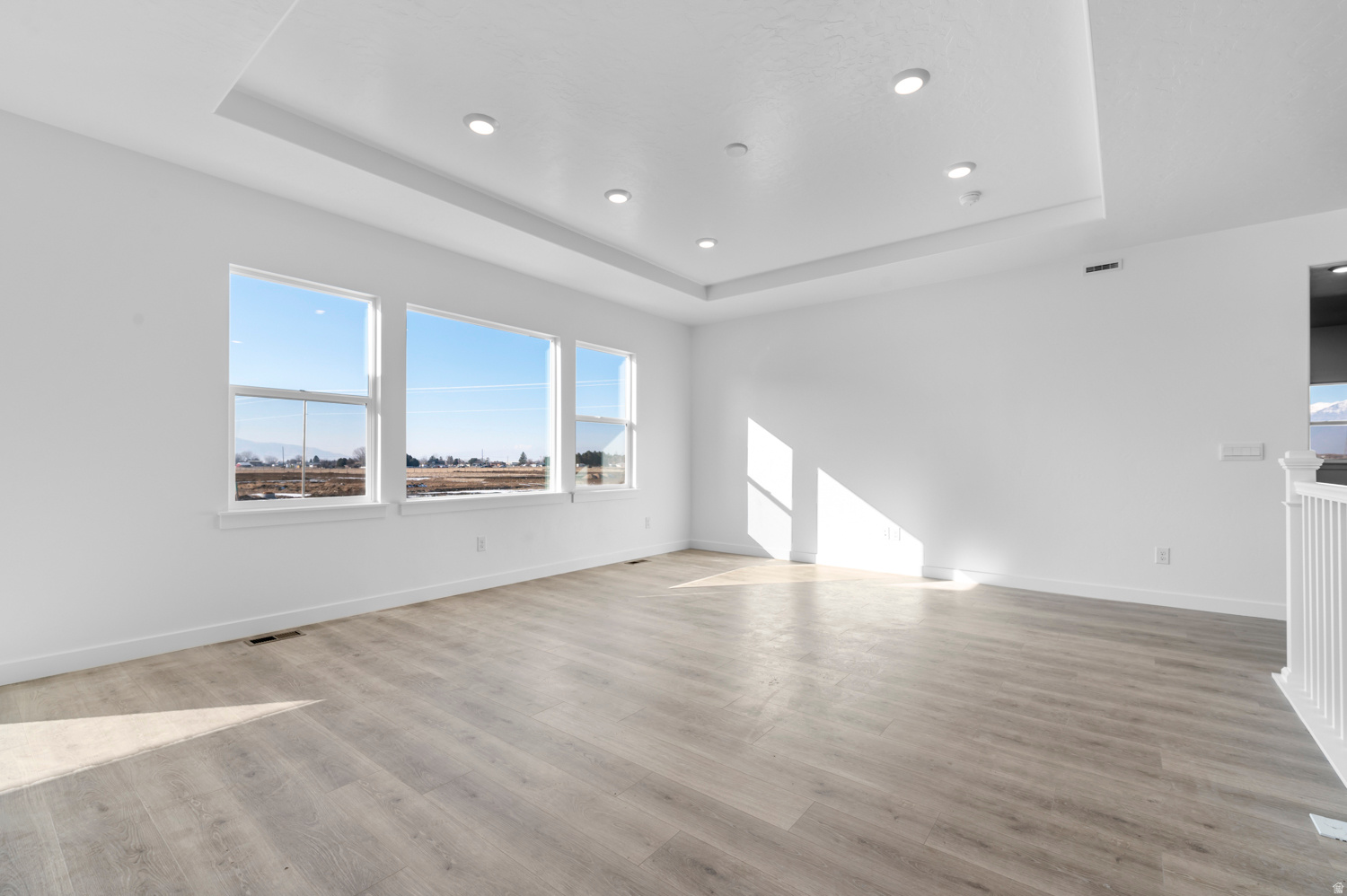 MOUNTAINSIDE ESTATES - Residential