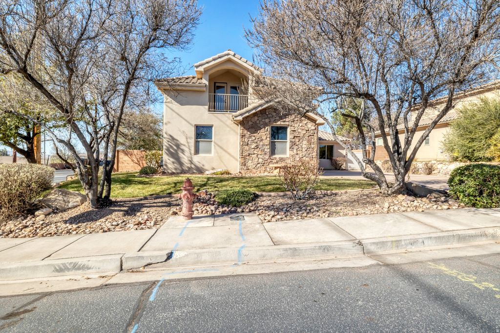 Photo of 2434 S 2160 E, Saint George, UT 84790 (MLS # 2141625)