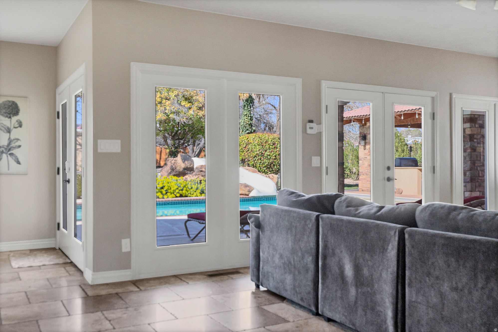 RIVER FRONT EST - Residential