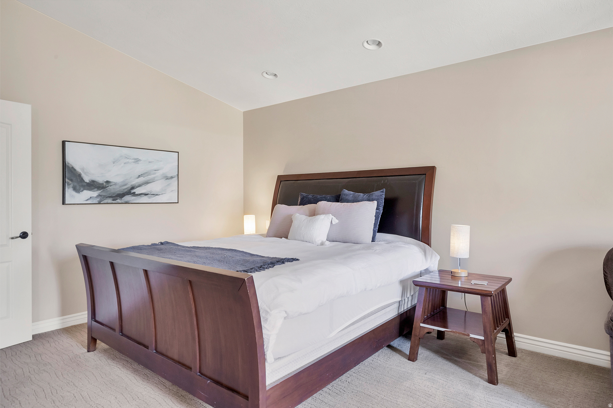 RIVER FRONT EST - Residential