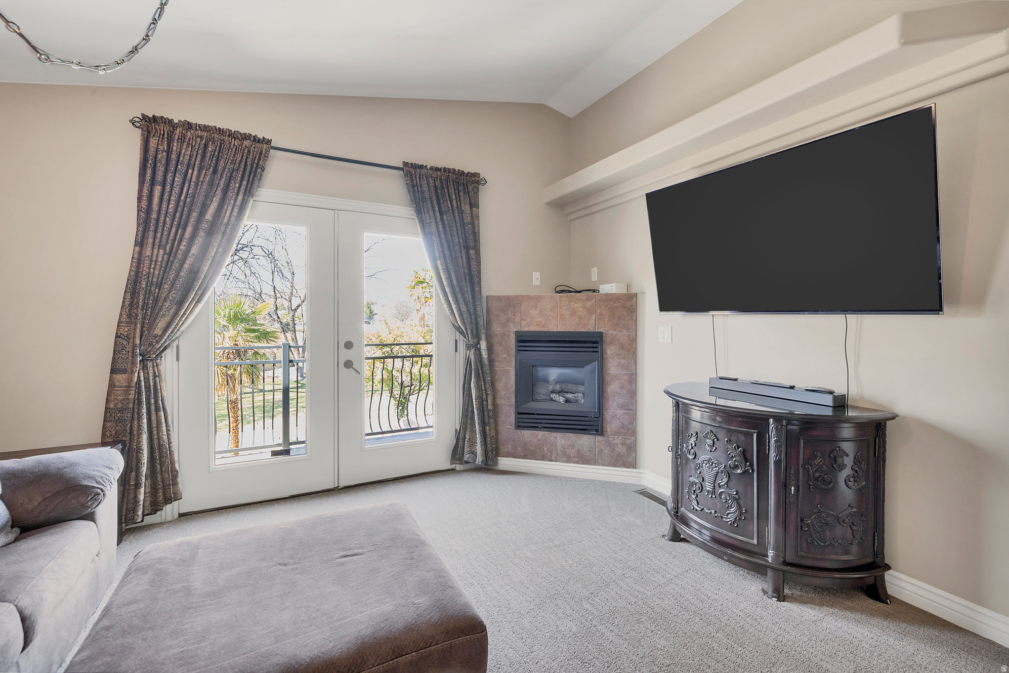 RIVER FRONT EST - Residential