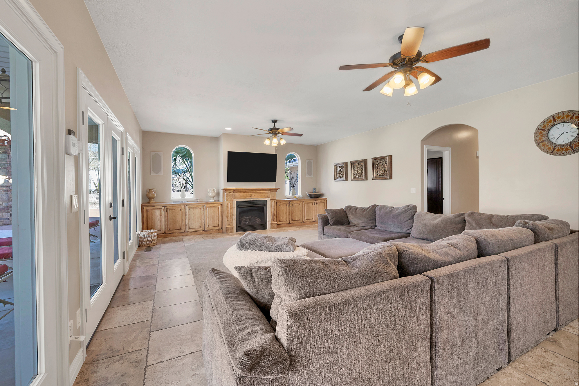 RIVER FRONT EST - Residential