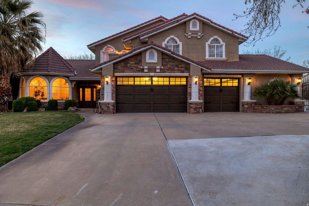 Photo of 2497 RIVER CIR, Santa Clara, UT 84765 (MLS # 2143403)