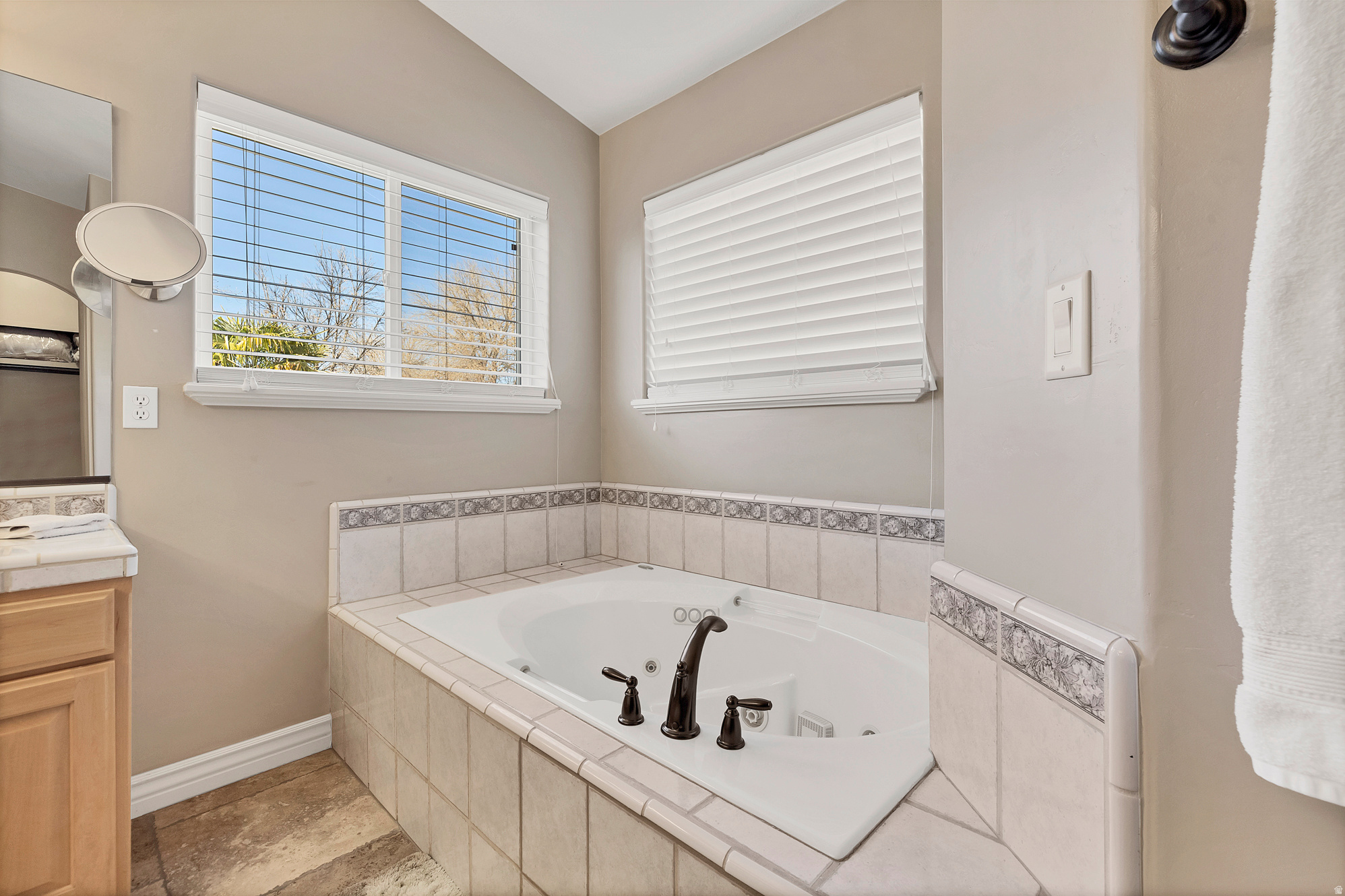 RIVER FRONT EST - Residential