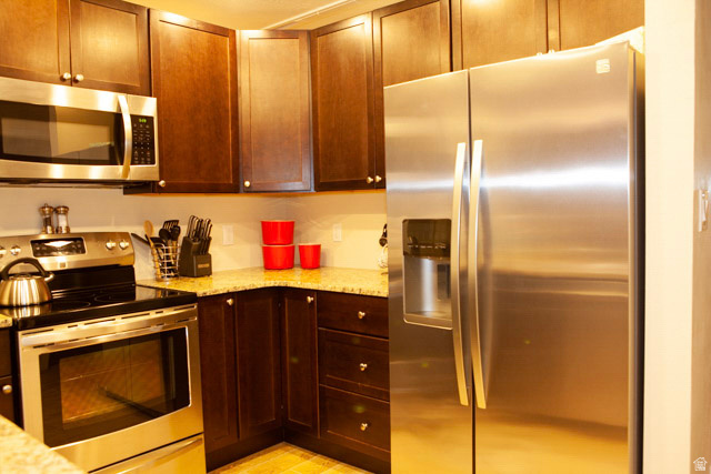 GIANT STEPS CONDOMINIUMS - Residential