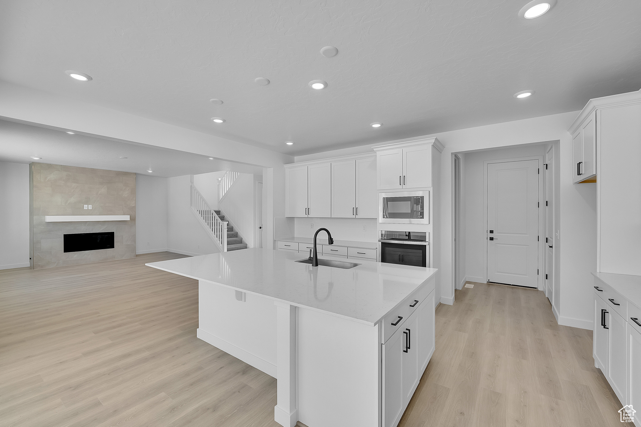PONY EXPRESS ESTATES - Residential