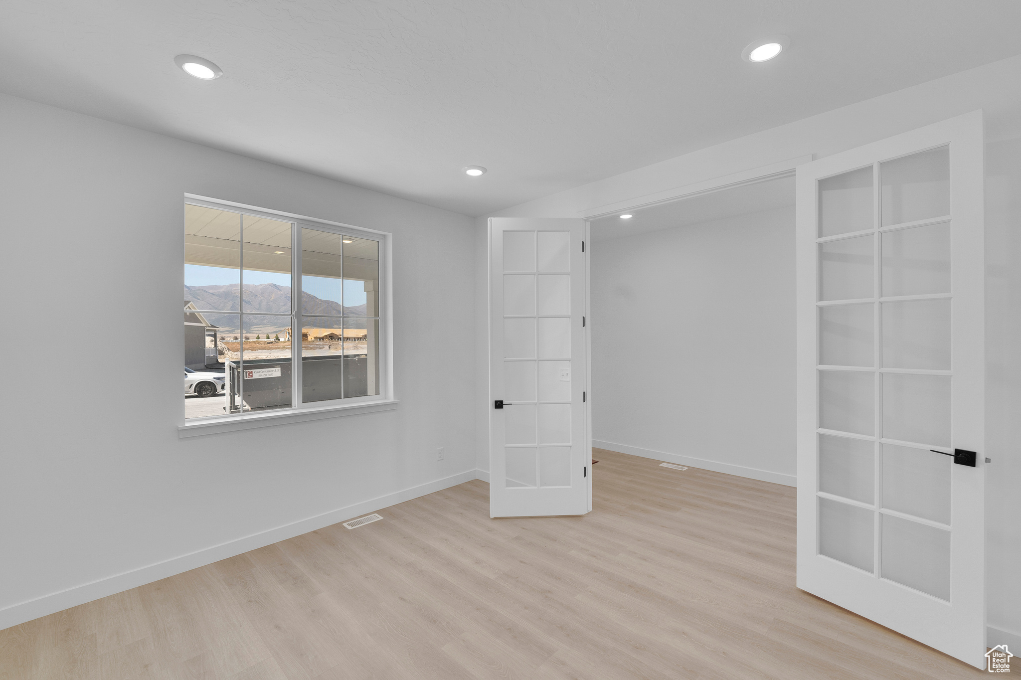 PONY EXPRESS ESTATES - Residential