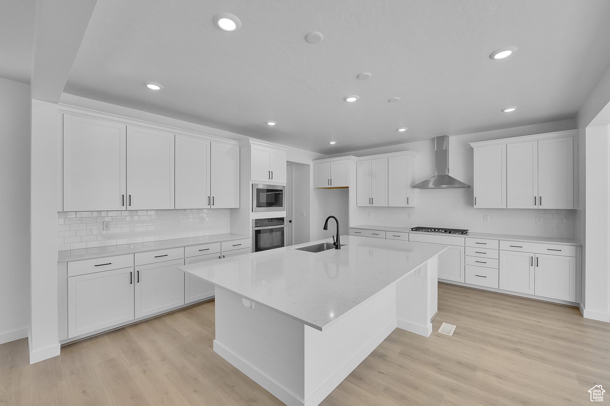 PONY EXPRESS ESTATES - Residential