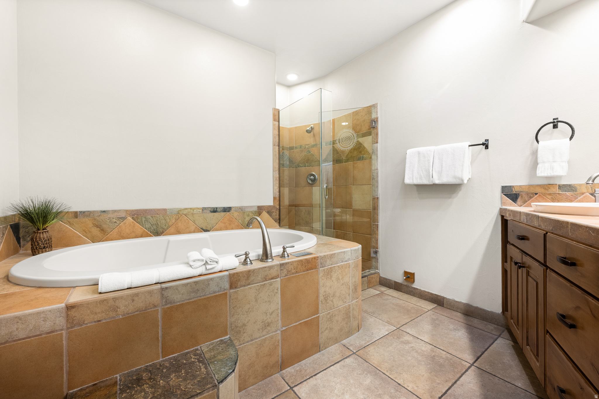 THE INN AT ENTRADA - Residential