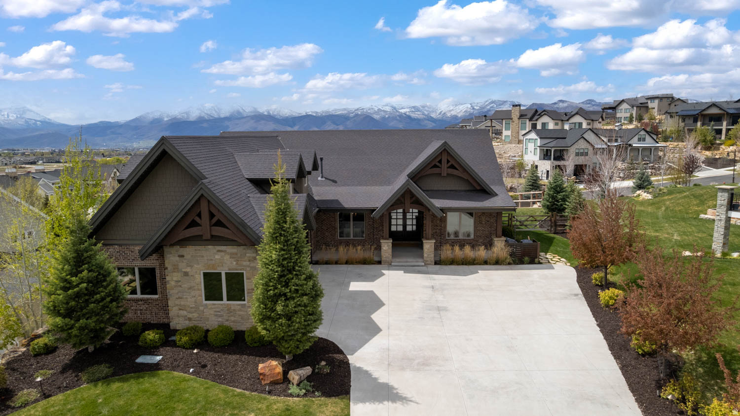 CROSSINGS LAKE CREEK - Residential