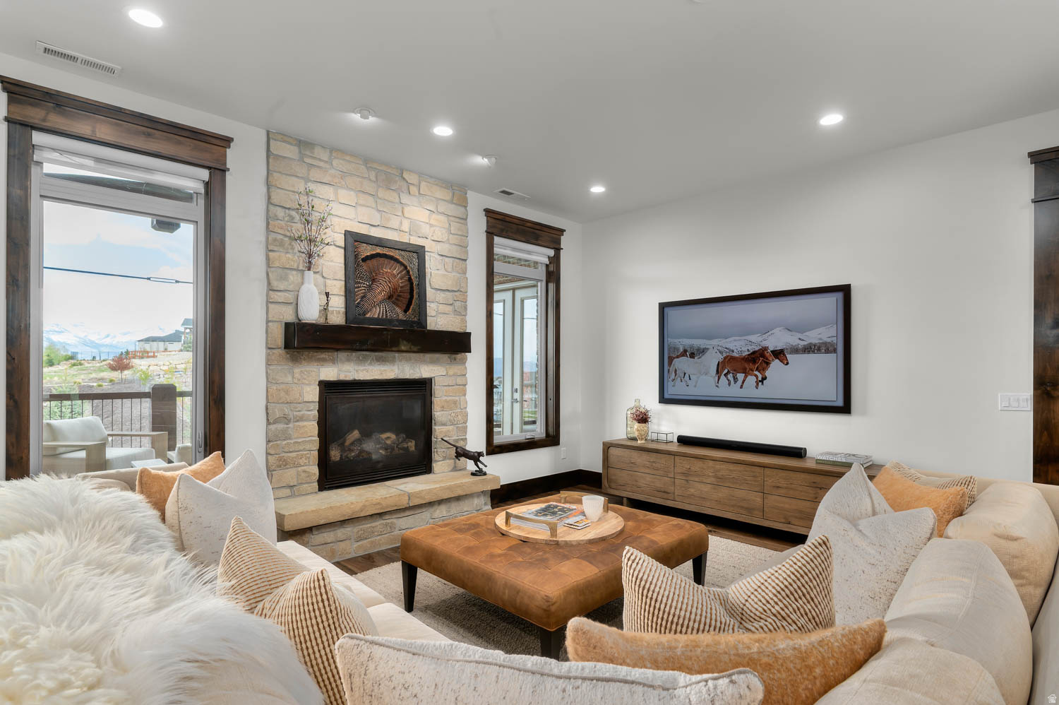 CROSSINGS LAKE CREEK - Residential