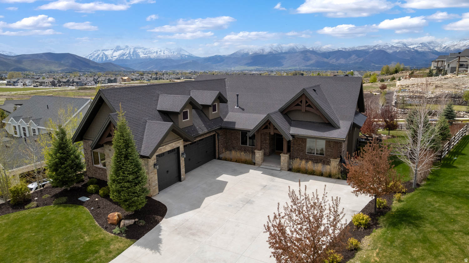 CROSSINGS LAKE CREEK - Residential