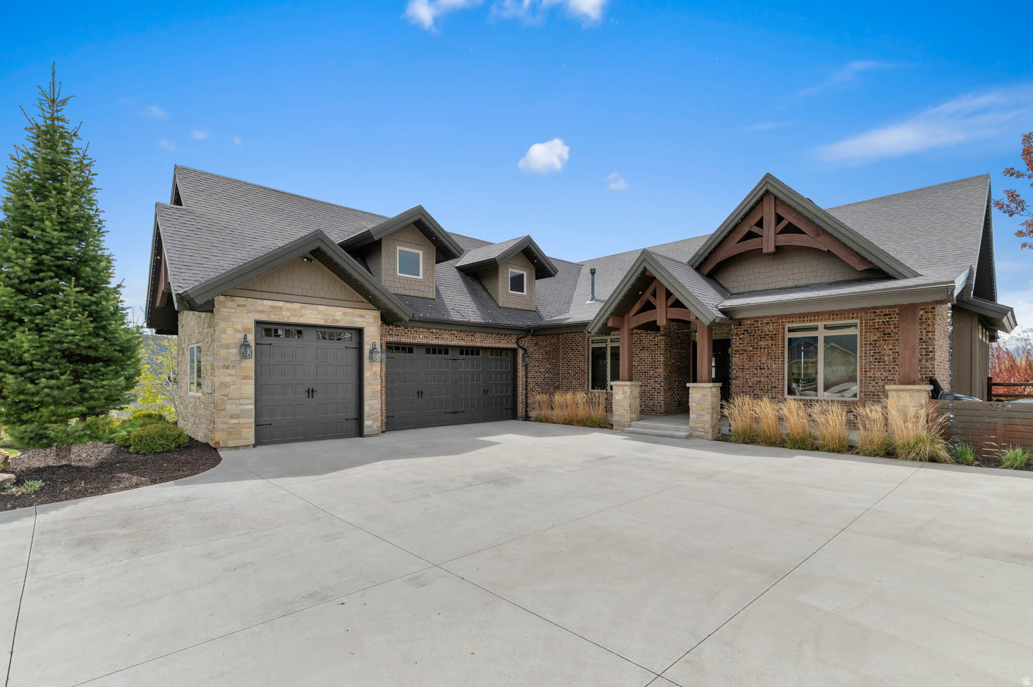CROSSINGS LAKE CREEK - Residential