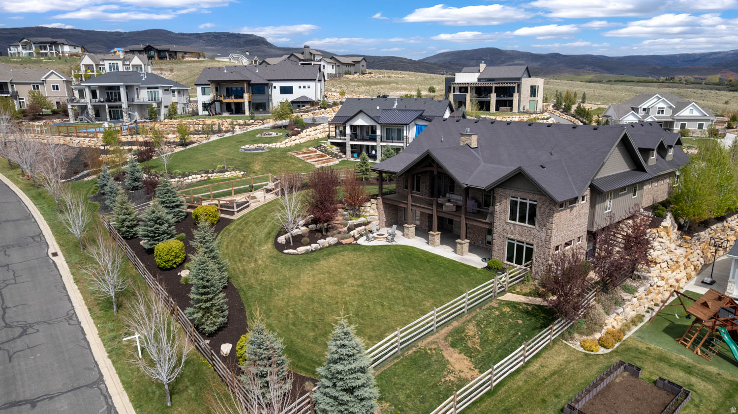 CROSSINGS LAKE CREEK - Residential