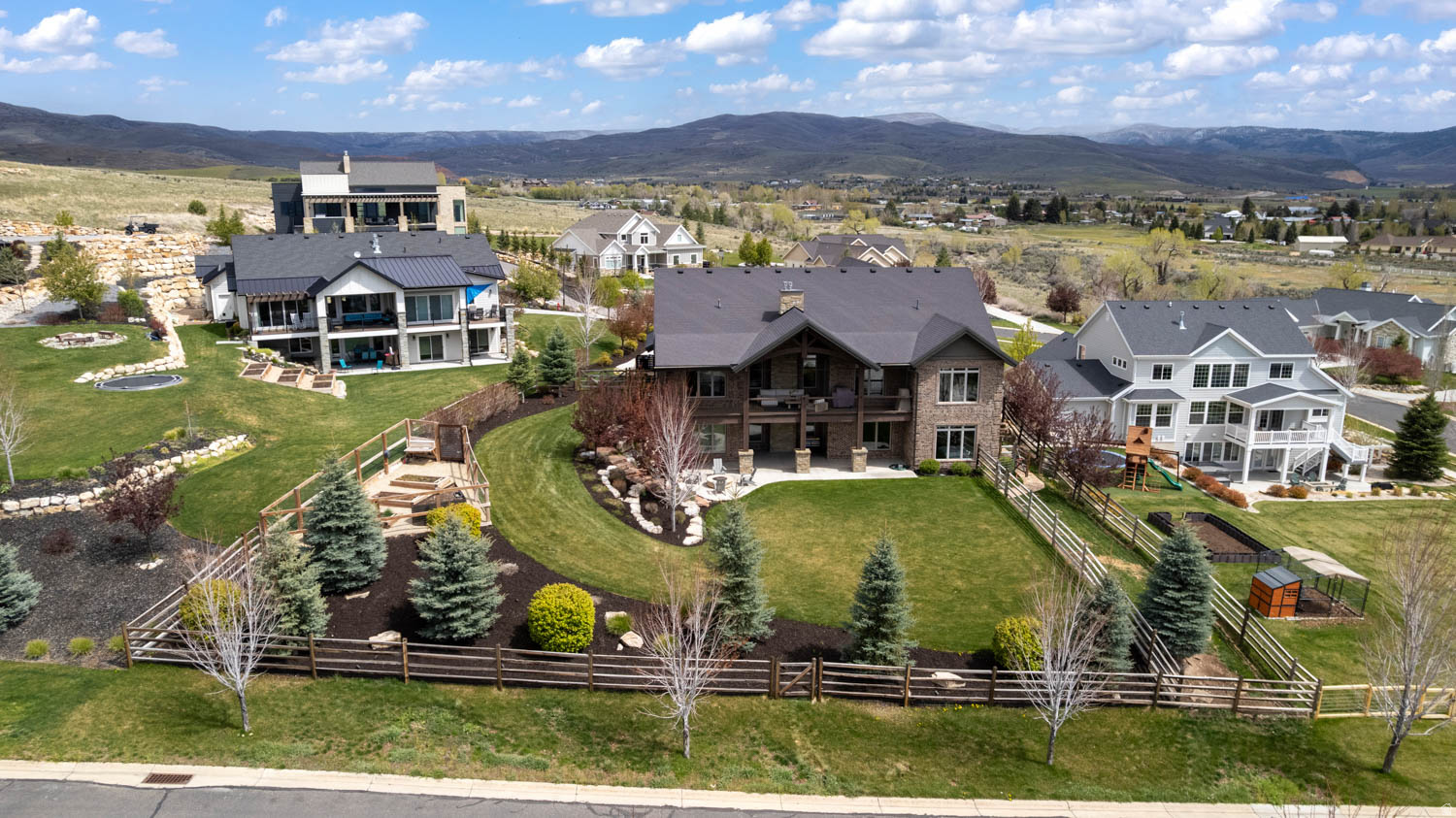 CROSSINGS LAKE CREEK - Residential