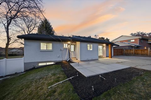 Tiny photo for 2800 E MAURICE DR S, Holladay, UT 84124 (MLS # 2143346)