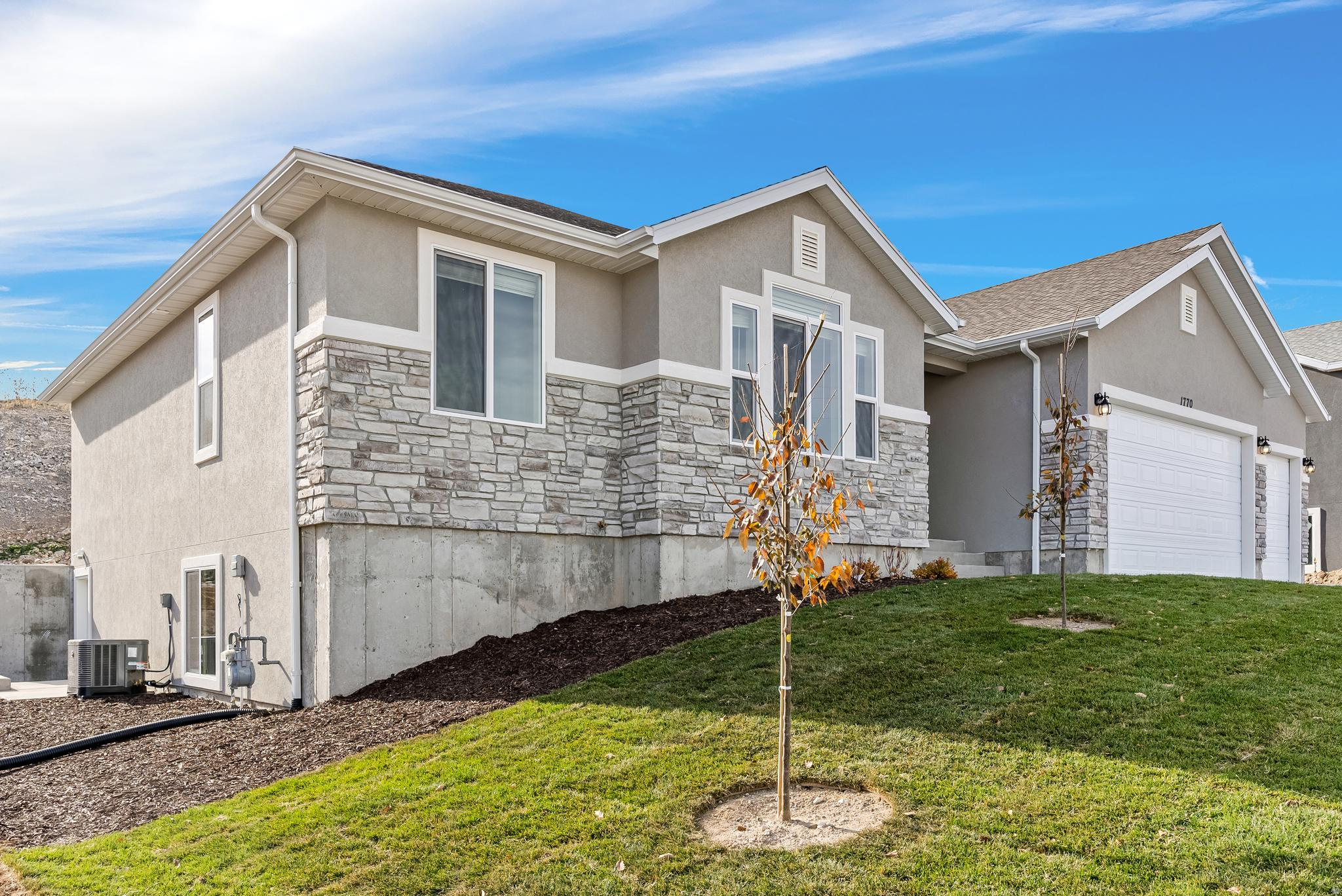 SUMMIT RIDGE THE HILLS - Residential