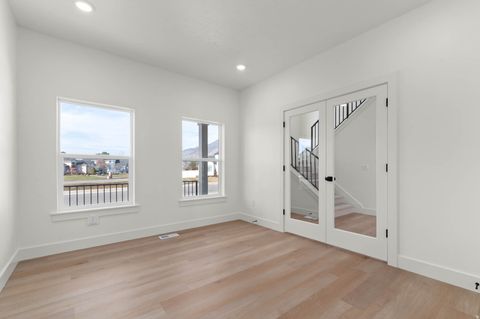 Tiny photo for 2237 E PARKSIDE CIR S, South Ogden, UT 84403 (MLS # 2130955)