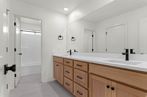 Tiny photo for 2237 E PARKSIDE CIR S, South Ogden, UT 84403 (MLS # 2130955)