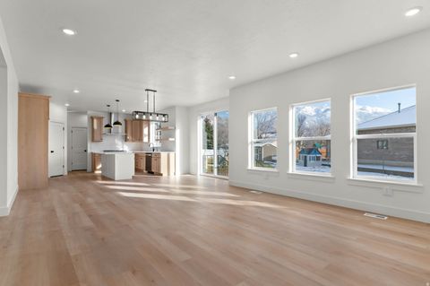 Tiny photo for 2237 E PARKSIDE CIR S, South Ogden, UT 84403 (MLS # 2130955)