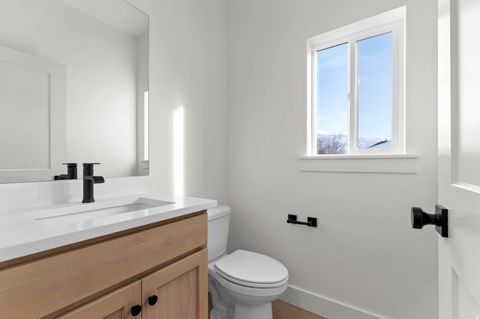 Tiny photo for 2237 E PARKSIDE CIR S, South Ogden, UT 84403 (MLS # 2130955)