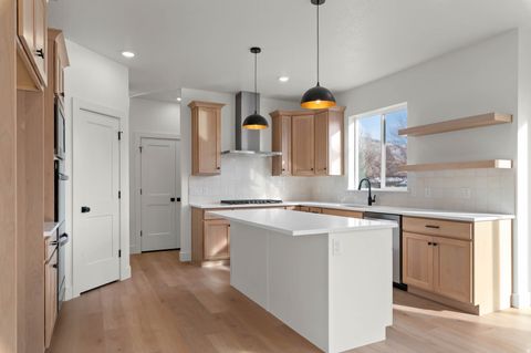 Tiny photo for 2237 E PARKSIDE CIR S, South Ogden, UT 84403 (MLS # 2130955)