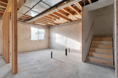 Tiny photo for 2237 E PARKSIDE CIR S, South Ogden, UT 84403 (MLS # 2130955)