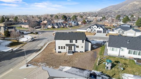 Tiny photo for 2237 E PARKSIDE CIR S, South Ogden, UT 84403 (MLS # 2130955)