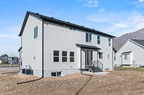 Tiny photo for 2237 E PARKSIDE CIR S, South Ogden, UT 84403 (MLS # 2130955)