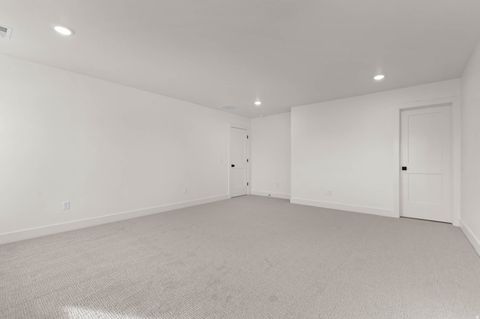 Tiny photo for 2237 E PARKSIDE CIR S, South Ogden, UT 84403 (MLS # 2130955)