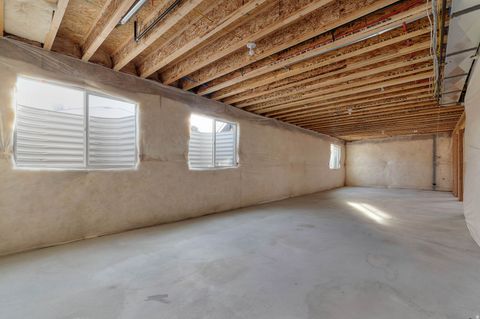 Tiny photo for 2237 E PARKSIDE CIR S, South Ogden, UT 84403 (MLS # 2130955)