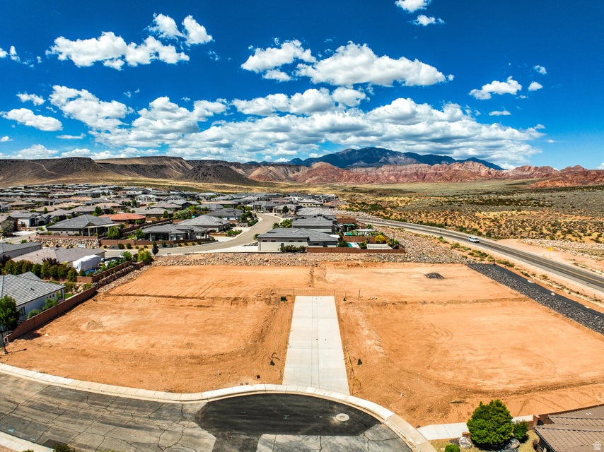 MUSTANG PASS - Land