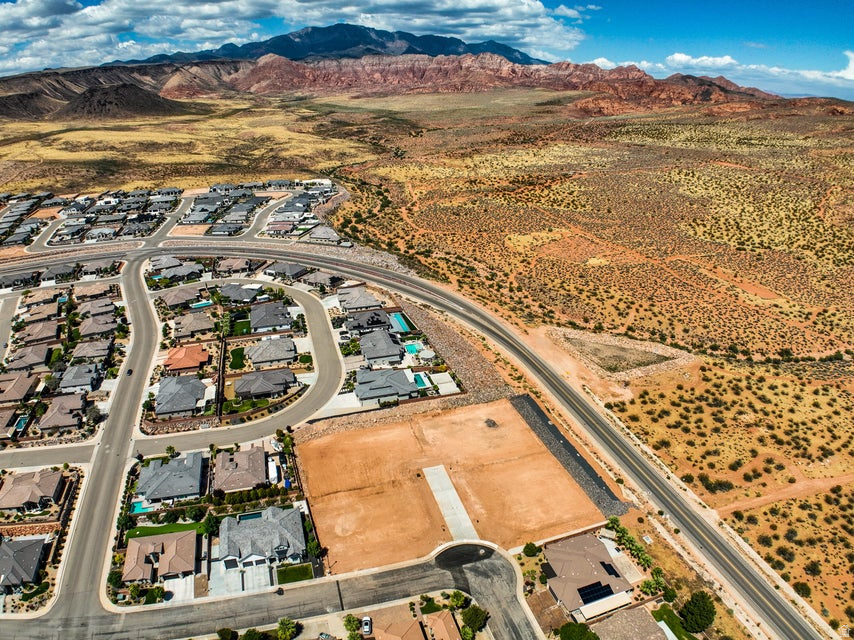 MUSTANG PASS - Land