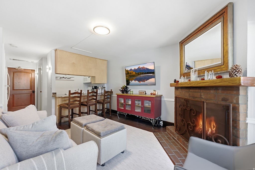 Photo of 1637 SHORTLINE RD #106, Park City, UT 84060 (MLS # 2183925)