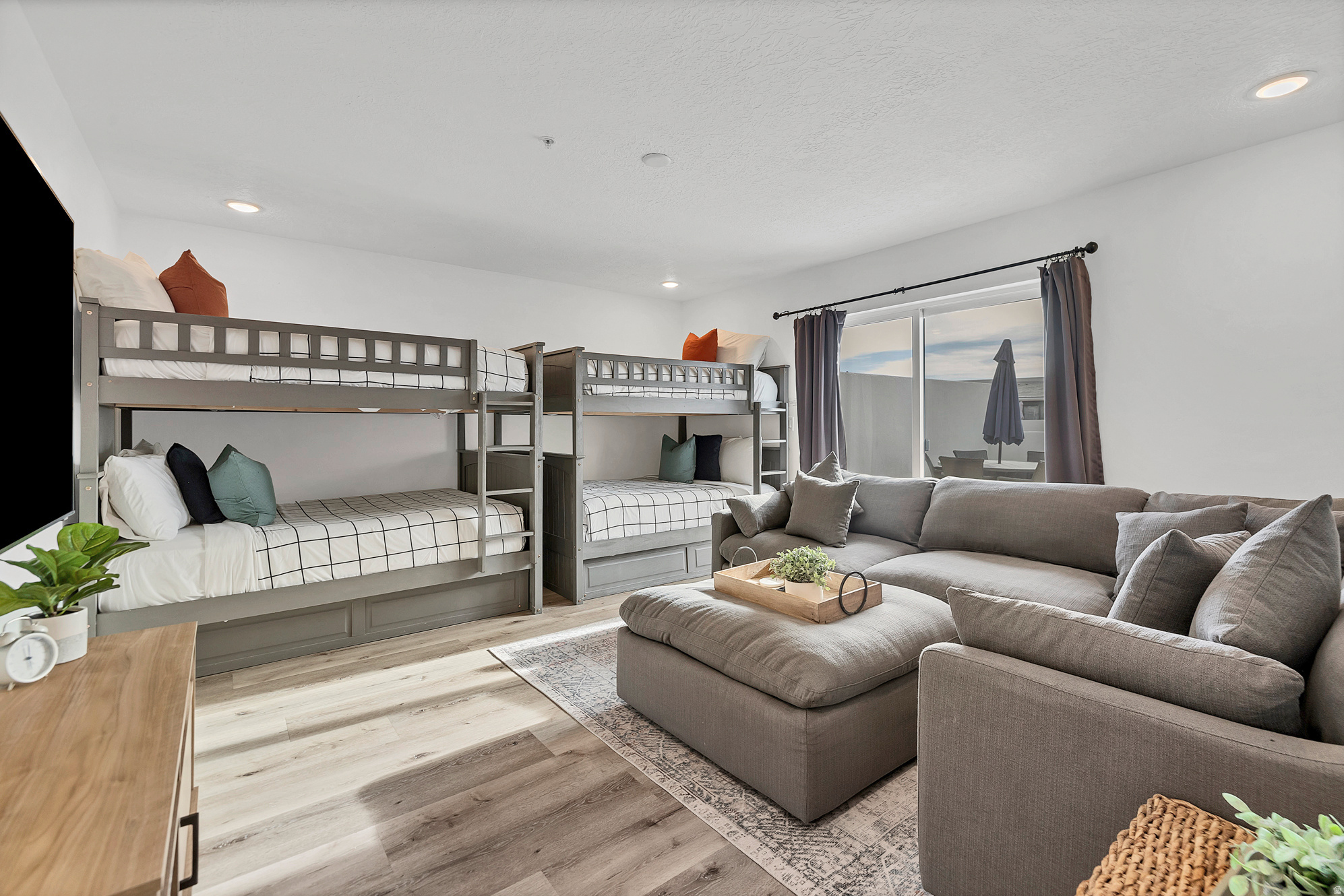 DESERT COLOR RESORT - Residential