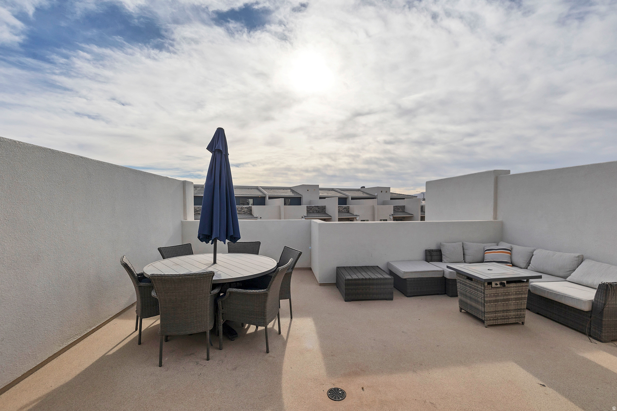 DESERT COLOR RESORT - Residential