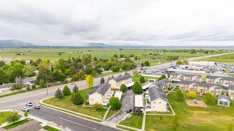 Tiny photo for 101 E 630 N, Smithfield, UT 84335 (MLS # 2126865)