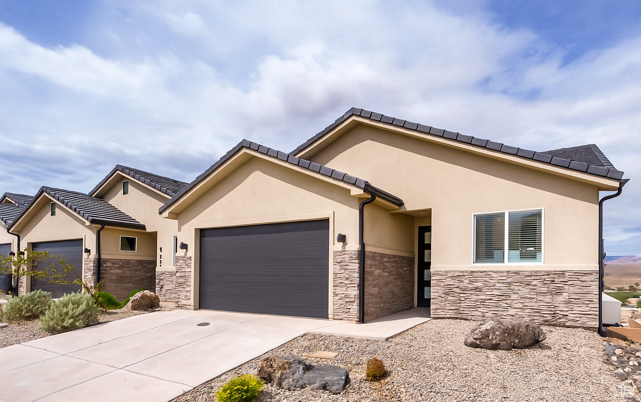 Information deemed reliable but not guaranteed. Buyer to verify sq.ft, tax, hoa, inclusions,etc. *photos were taken of another similar unit with exact finish details*