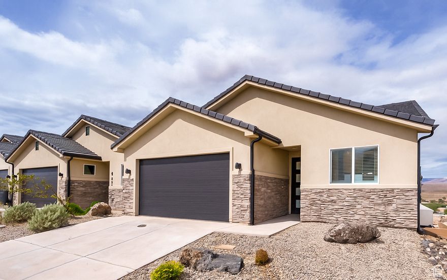 Information deemed reliable but not guaranteed. Buyer to verify sq.ft, tax, hoa, inclusions,etc. *photos were taken of another similar unit with exact finish details*