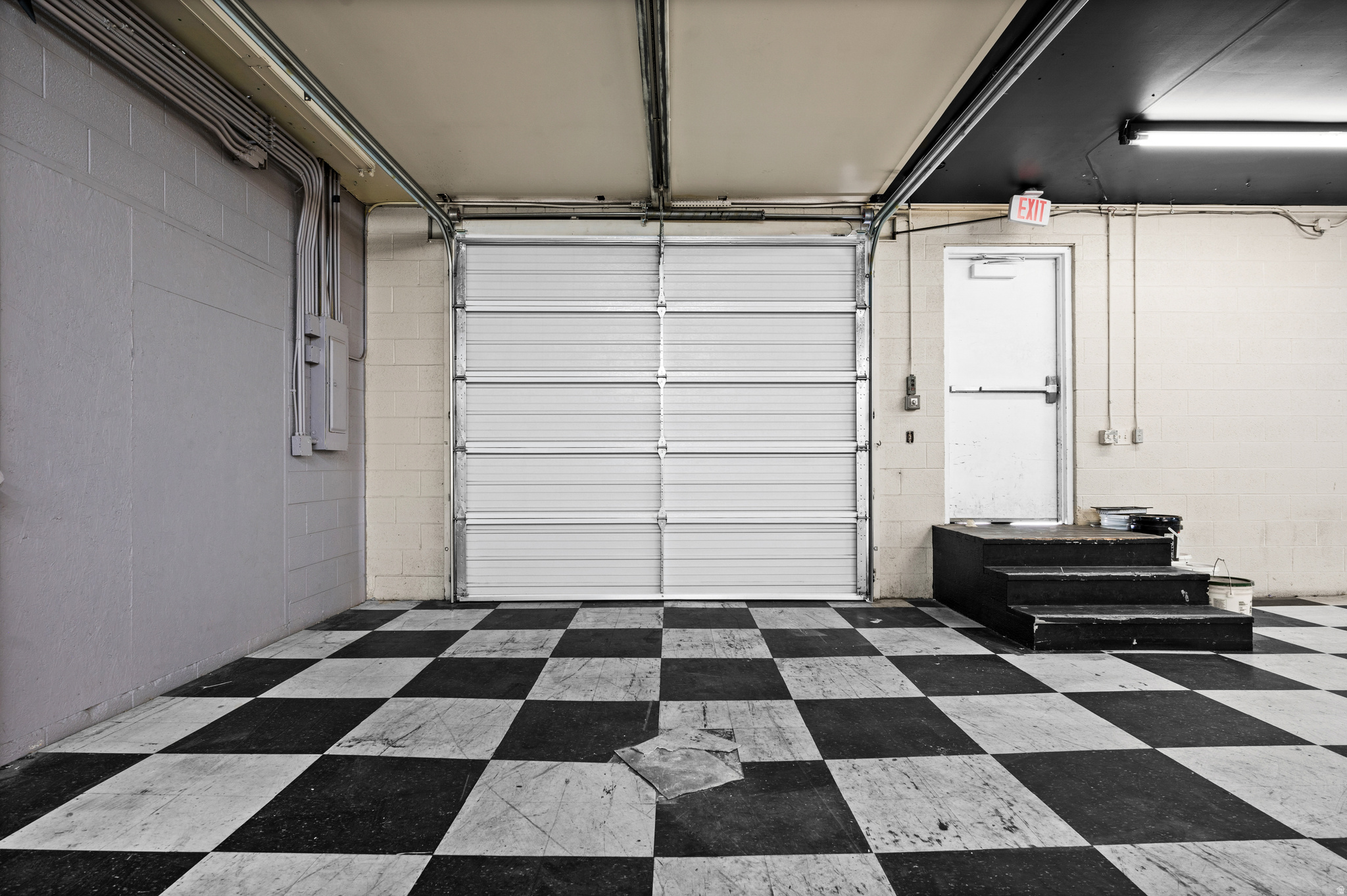 COLUMBIA SUB - Commercial Lease