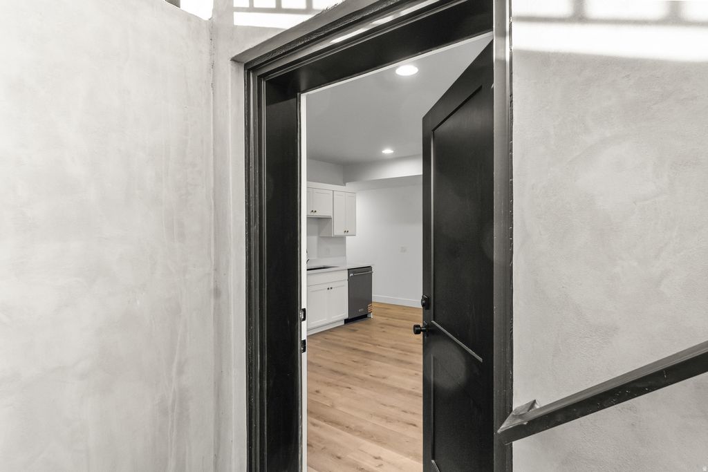 Photo of 143 W BIRDS EYE LN, Vineyard, UT 84059 (MLS # 2138374)