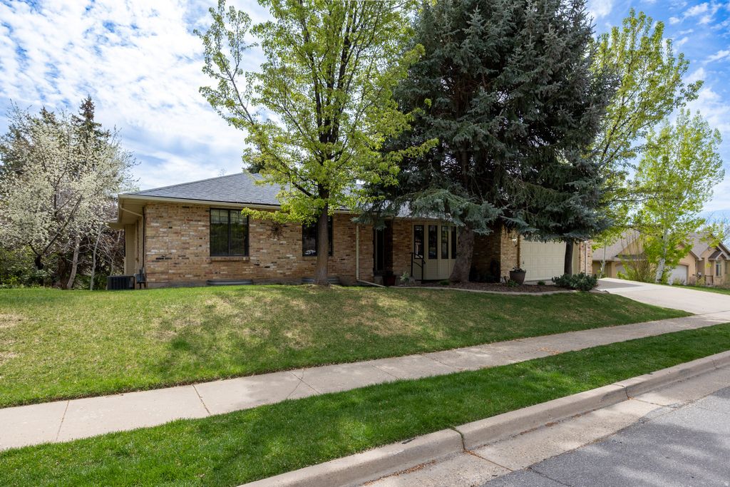 Photo of 2612 E ANTELOPE DR, Layton, UT 84040 (MLS # 2148741)