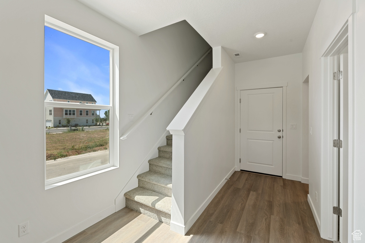 TRAILSIDE - Residential