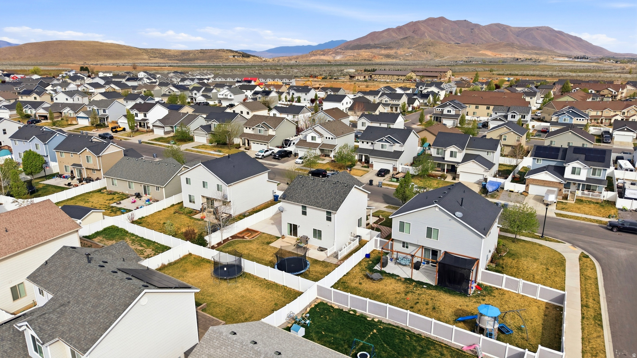 APPLE HOLLOW - Residential