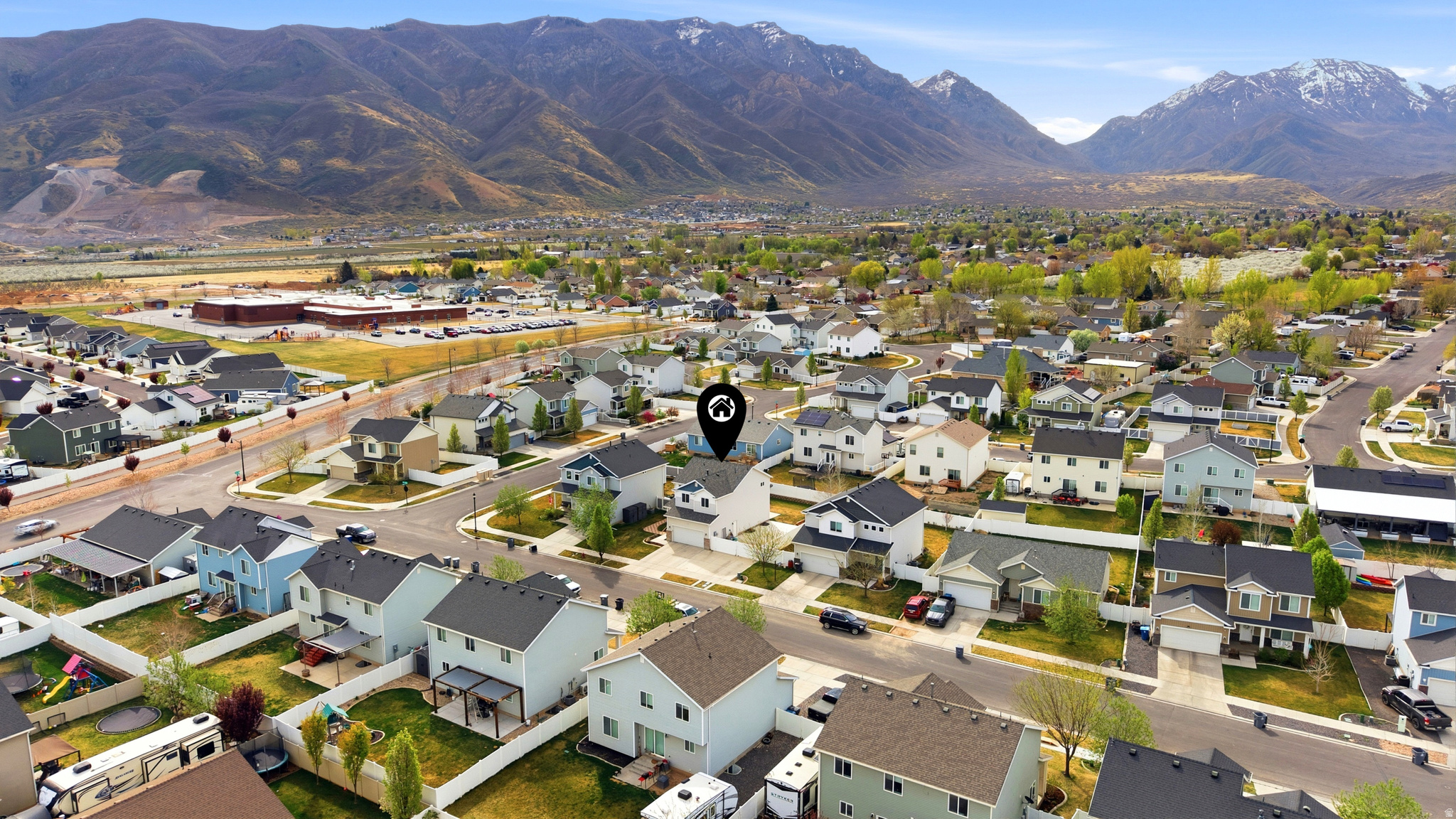 APPLE HOLLOW - Residential