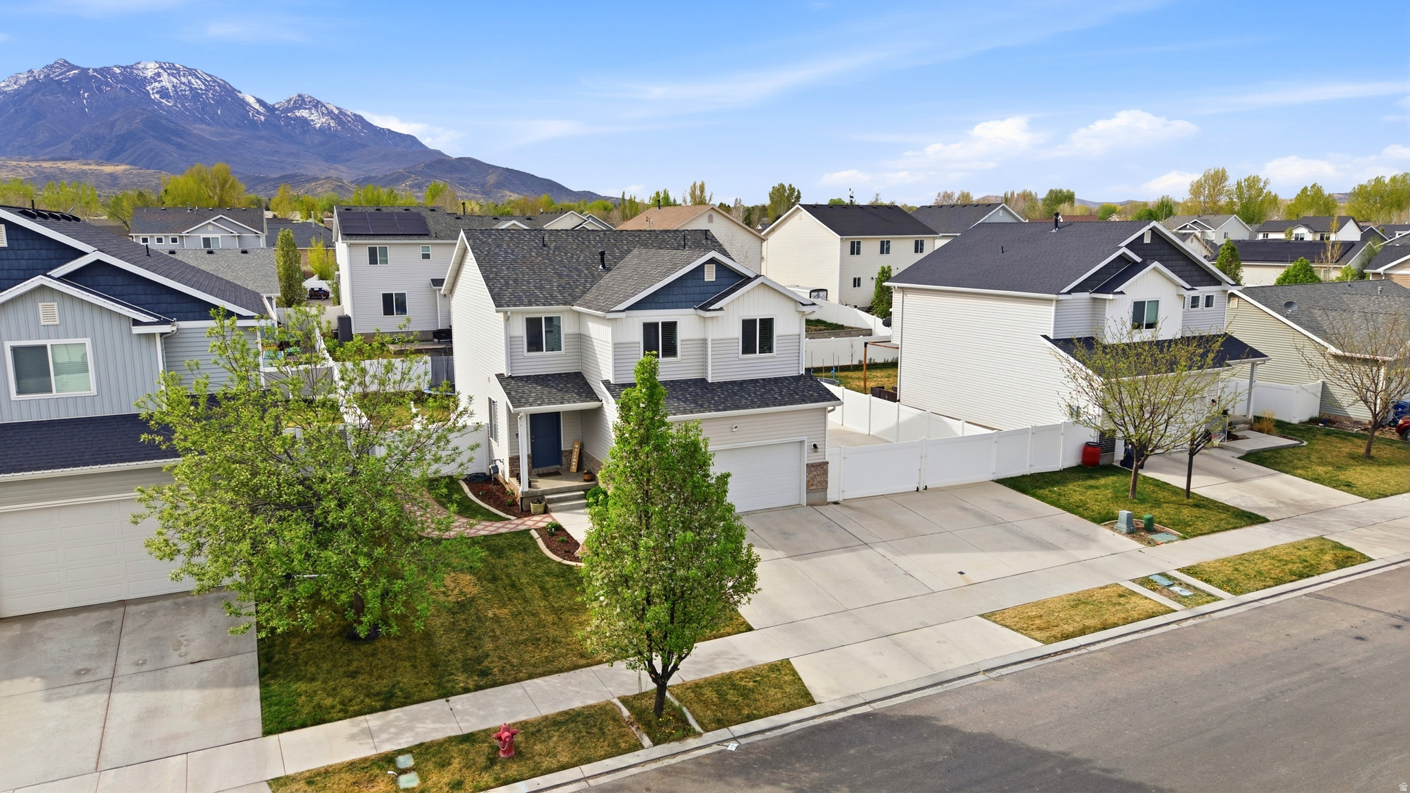 APPLE HOLLOW - Residential