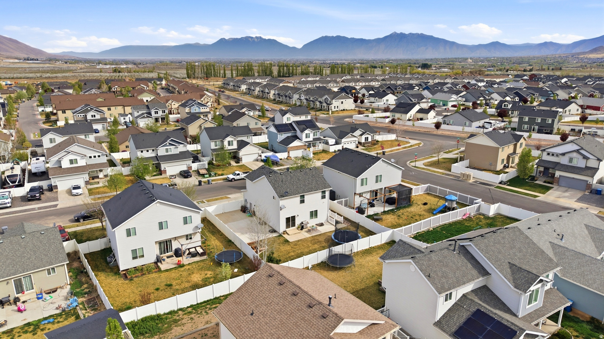 APPLE HOLLOW - Residential