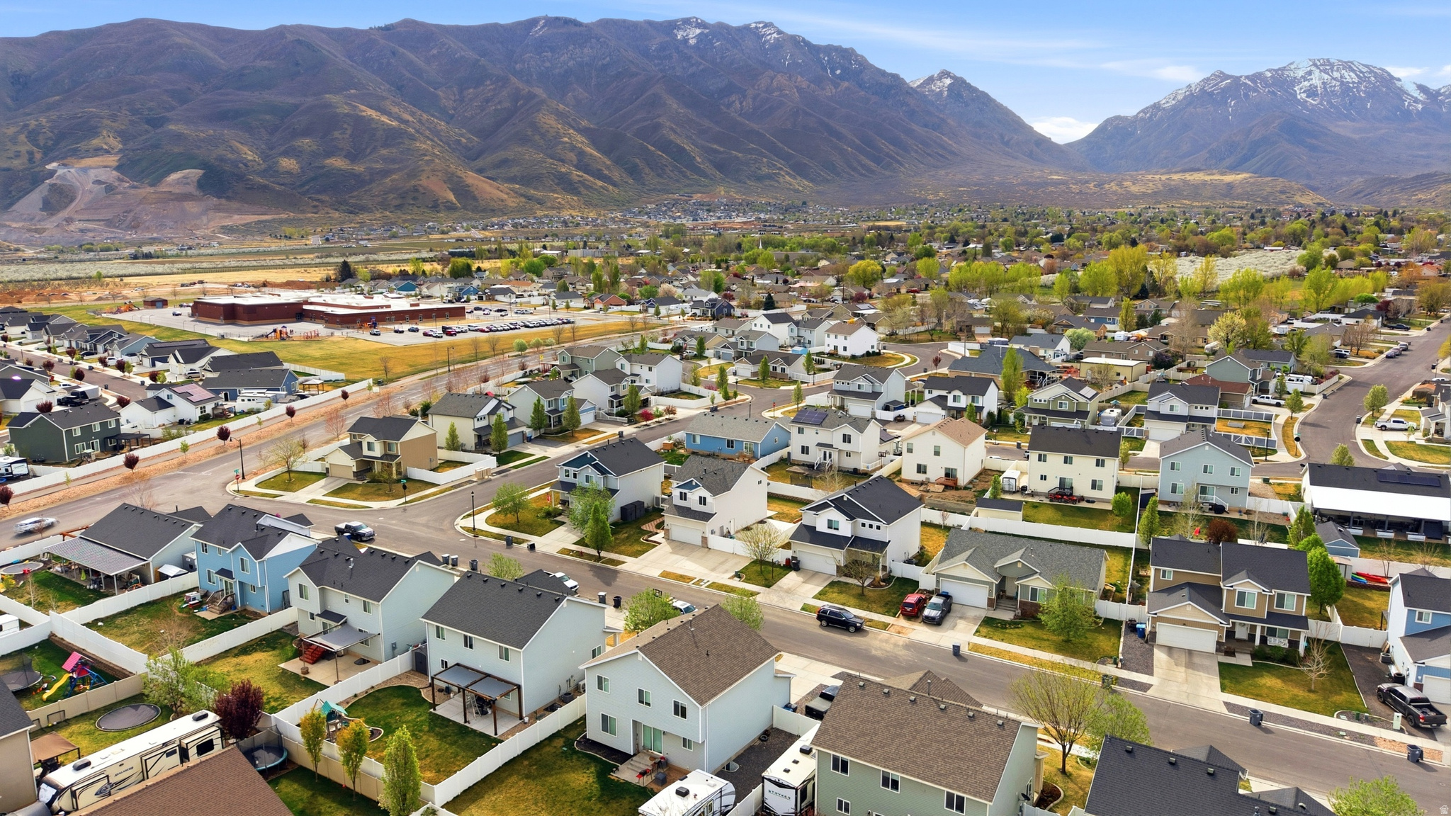 APPLE HOLLOW - Residential