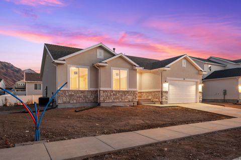Tiny photo for 201 W 930 N, Santaquin, UT 84655 (MLS # 2124957)