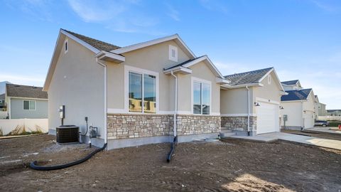 Tiny photo for 201 W 930 N, Santaquin, UT 84655 (MLS # 2124957)
